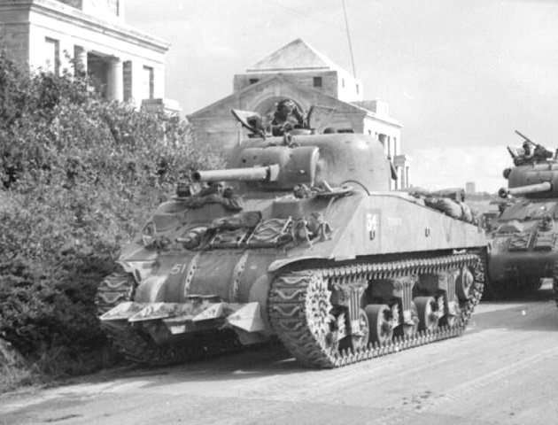 その他 68 M4A3E8 Sherman w/Hedge Low Cutter Hedgerow Cutters 1944-45 – Mike's Research